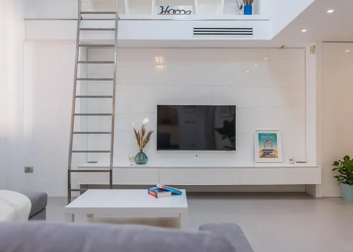 Luxury Design Loft In The Historic Center 리미니