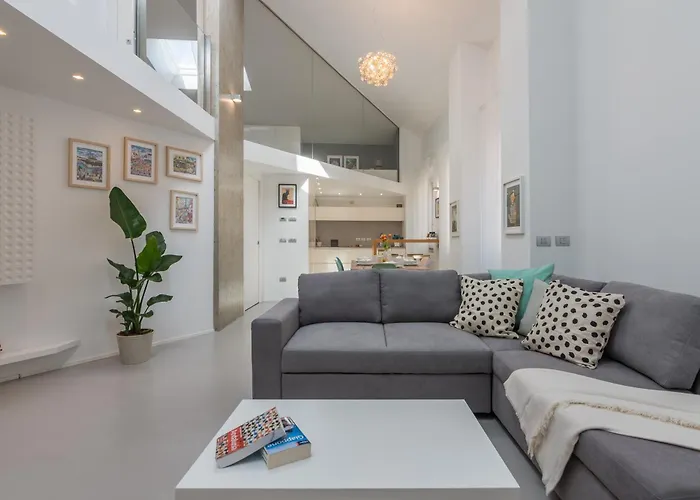 Luxury Design Loft In The Historic Center 아파트 *